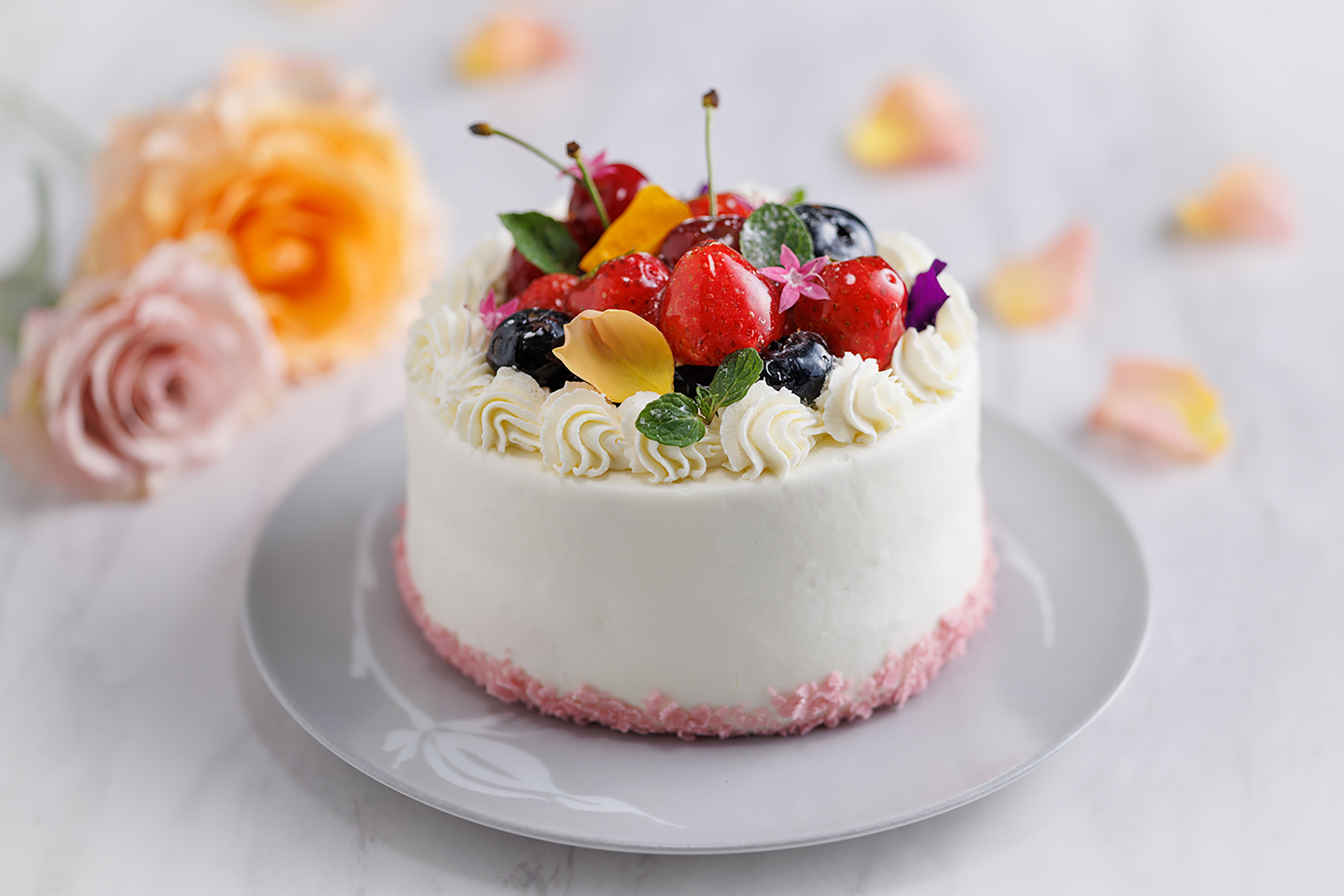 苺のホールケーキ